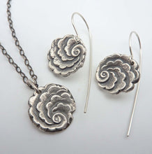 Load image into Gallery viewer, Art Deco Cloud Necklace
