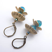Load image into Gallery viewer, Blue Agate Flower Earrings
