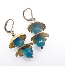 Load image into Gallery viewer, Blue Agate Flower Earrings