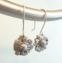 Load image into Gallery viewer, Daisy Flower Earrings, Fine Silver