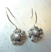 Load image into Gallery viewer, Daisy Flower Earrings, Fine Silver