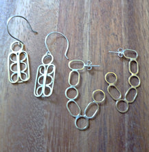 Load image into Gallery viewer, Oval Circle Hoop earrings