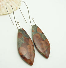 Load image into Gallery viewer, Peanut Obsidian Petal Hoop Earrings