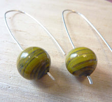 Load image into Gallery viewer, Vintage Japanese Glass Swirl Earrings