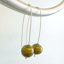 Load image into Gallery viewer, Vintage Japanese Glass Swirl Earrings