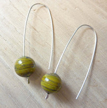 Load image into Gallery viewer, Vintage Japanese Glass Swirl Earrings