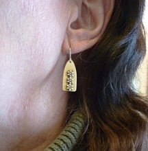 Load image into Gallery viewer, Jasmine Flower Brass Earrings