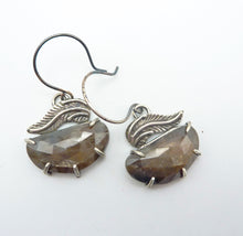 Load image into Gallery viewer, Winged Sapphire Errings