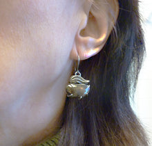 Load image into Gallery viewer, Winged Sapphire Errings