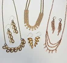 Load image into Gallery viewer, Copper Chain Dangle Necklace