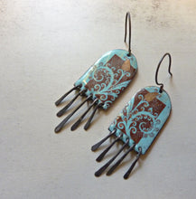 Load image into Gallery viewer, Flowering Tulip Fringe Earrings