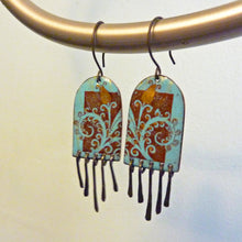 Load image into Gallery viewer, Flowering Tulip Fringe Earrings