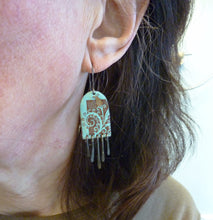 Load image into Gallery viewer, Flowering Tulip Fringe Earrings