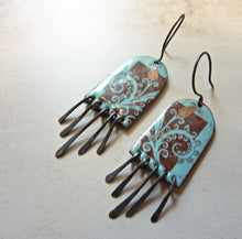 Load image into Gallery viewer, Flowering Tulip Fringe Earrings