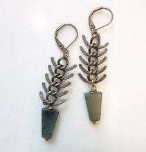 Load image into Gallery viewer, Green Arrow Earrings