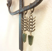Load image into Gallery viewer, Green Arrow Earrings