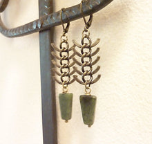 Load image into Gallery viewer, Green Arrow Earrings