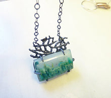 Load image into Gallery viewer, Plume Moss Agate Sea Lace Pendant