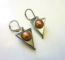 Load image into Gallery viewer, Hematite and Copper Triangle Earrings