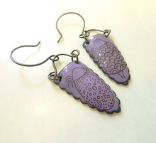 Load image into Gallery viewer, Plant Scallop Enamel Earrings