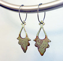 Load image into Gallery viewer, Underwater Leaves Copper Enamel Earrings
