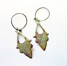 Load image into Gallery viewer, Underwater Leaves Copper Enamel Earrings