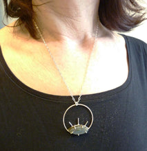 Load image into Gallery viewer, Labradorite Eye of the Sun Pendant