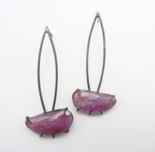 Load image into Gallery viewer, Wing Sapphire Earrings in Fuchsia Purple

