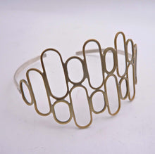 Load image into Gallery viewer, Oval Geometry Cuff
