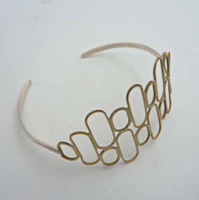 Load image into Gallery viewer, Oval Geometry Cuff
