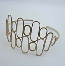 Load image into Gallery viewer, Oval Geometry Cuff
