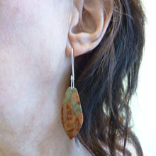 Load image into Gallery viewer, Peanut Obsidian Petal Hoop Earrings
