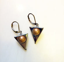 Load image into Gallery viewer, Hematite and Copper Triangle Earrings

