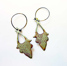 Load image into Gallery viewer, Underwater Leaves Copper Enamel Earrings
